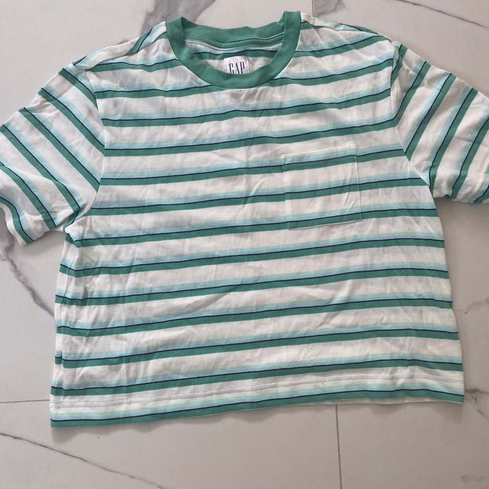 GAP T-shirt for women